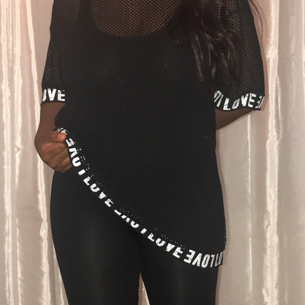 Mesh throw over